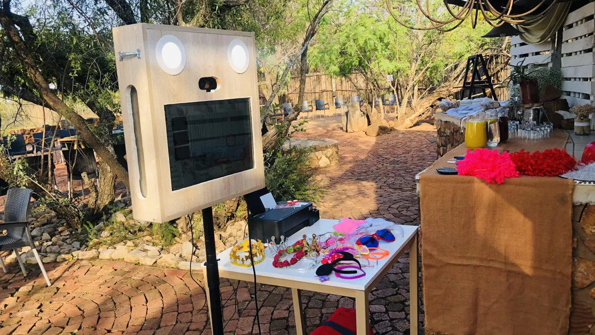 Oh Snap Photo Booth - Photo Booths in Cape Town