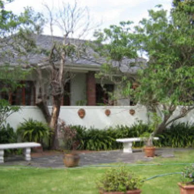 Sunnybrae Estate logo