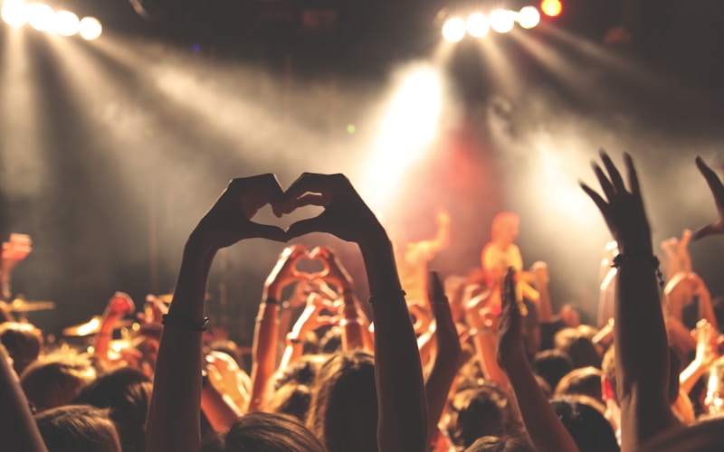 10 Questions to Ask Your Wedding DJ Before Booking